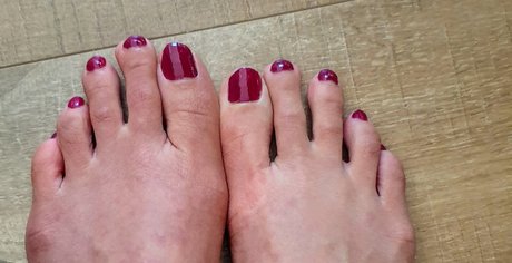 Naakte gelekte OnlyFans-foto van Miss Lilys Feet
