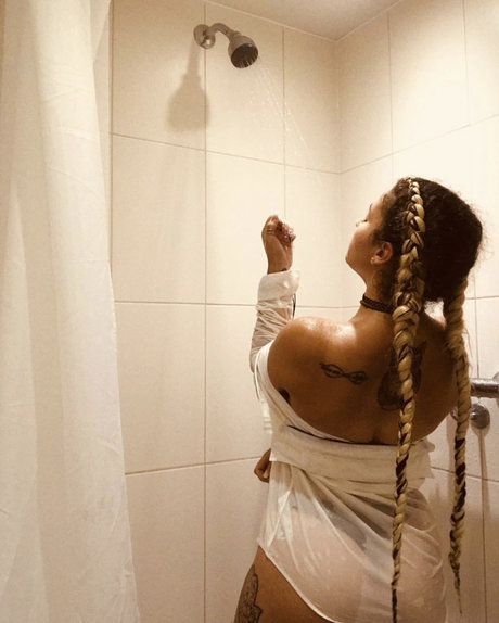 Naakte gelekte OnlyFans-foto van Misscheekyt21