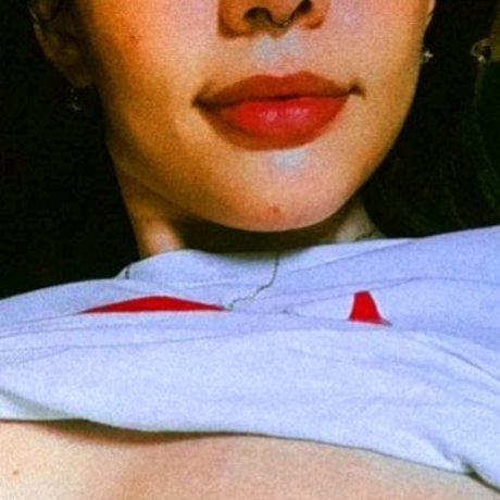 Naakte gelekte OnlyFans-foto van Miss Akaly