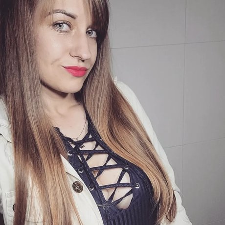 Naakte gelekte OnlyFans-foto van Missj