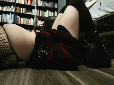 Naakte gelekte OnlyFans-foto van Aryellas