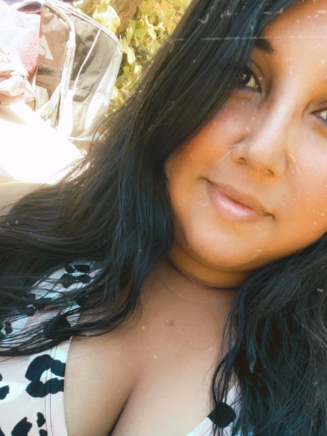 Naakte gelekte OnlyFans-foto van Mz Queen