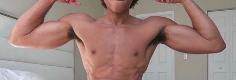 Naakte gelekte OnlyFans-foto van Myles Spears