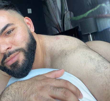Naakte gelekte OnlyFans-foto van Favian 