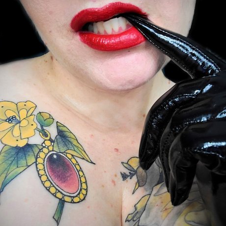 Naakte gelekte OnlyFans-foto van Myfantzworld