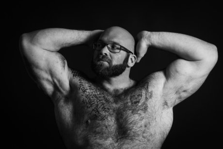Naakte gelekte OnlyFans-foto van Gschiel Gerald