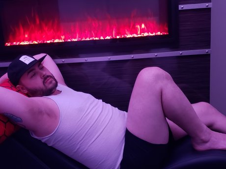 Naakte gelekte OnlyFans-foto van Nick