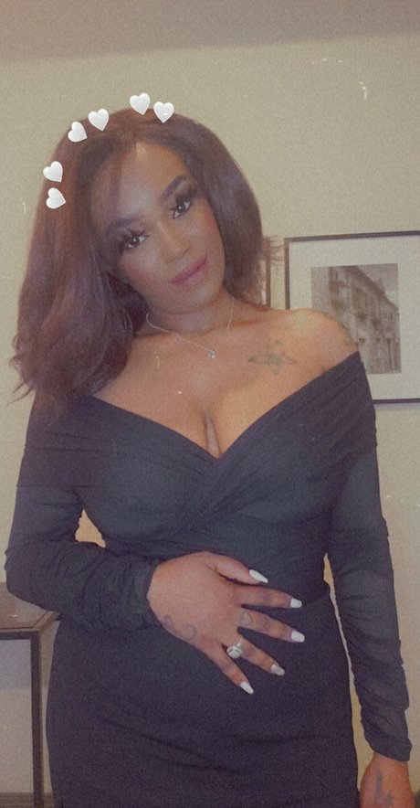 Naakte gelekte OnlyFans-foto van Munroe Kitty