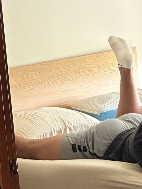 Naakte gelekte OnlyFans-foto van Zaynasty
