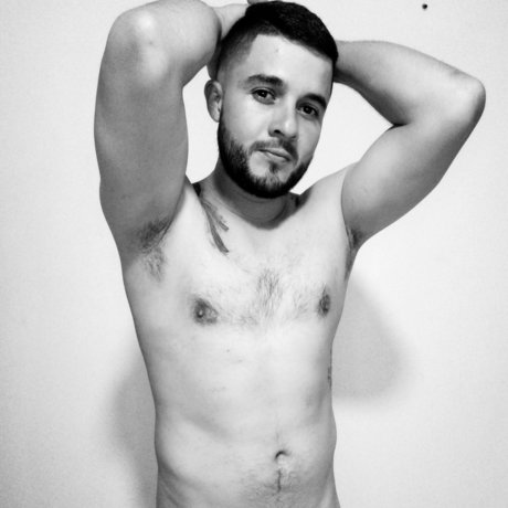 Naakte gelekte OnlyFans-foto van Cristian M