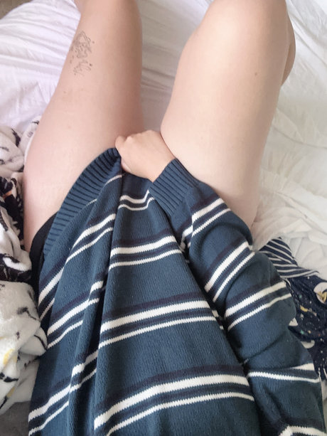 Naakte gelekte OnlyFans-foto van August
