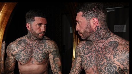 Naakte gelekte OnlyFans-foto van Niels Van Der Zanden