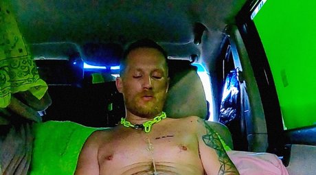 Naakte gelekte OnlyFans-foto van Neontetra2002