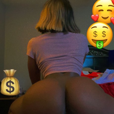 Naakte gelekte OnlyFans-foto van Naughtynene