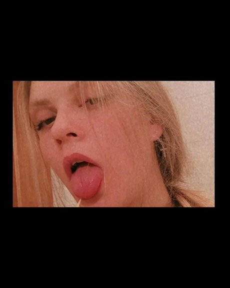 Naakte gelekte OnlyFans-foto van Nekina