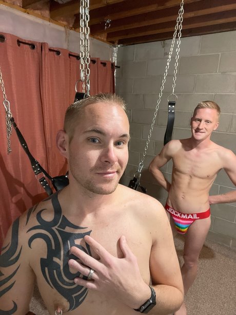 Naakte gelekte OnlyFans-foto van Naughtyboi