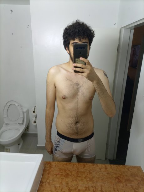 Naakte gelekte OnlyFans-foto van Nathan Dior