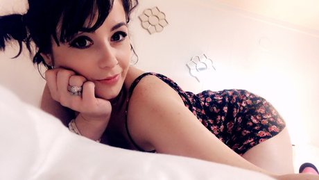 Naakte gelekte OnlyFans-foto van Natalie Foxxx