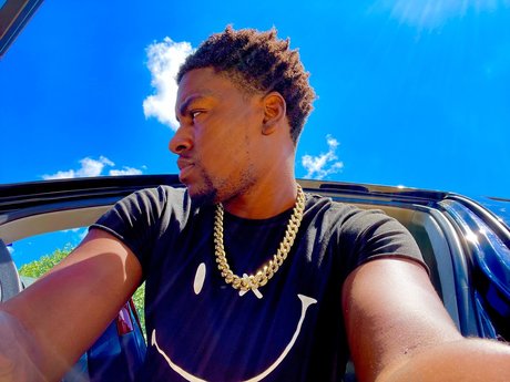 Naakte gelekte OnlyFans-foto van Nate Lee