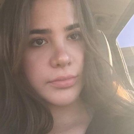 Naakte gelekte OnlyFans-foto van Natalie Harte