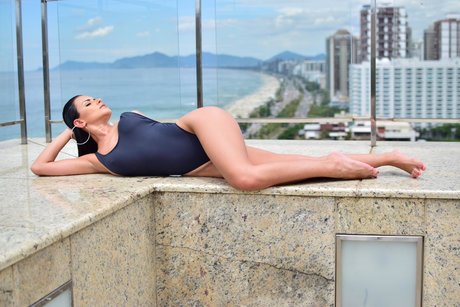 Naakte gelekte OnlyFans-foto van Natalia Nascimento