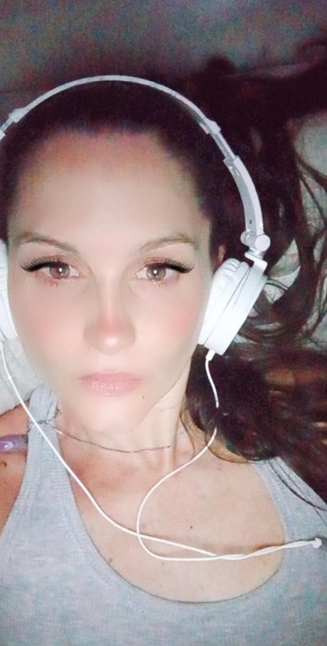 Naakte gelekte OnlyFans-foto van Natalia