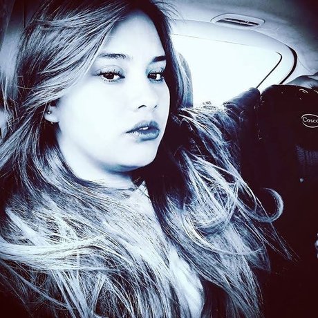 Naakte gelekte OnlyFans-foto van Nanny