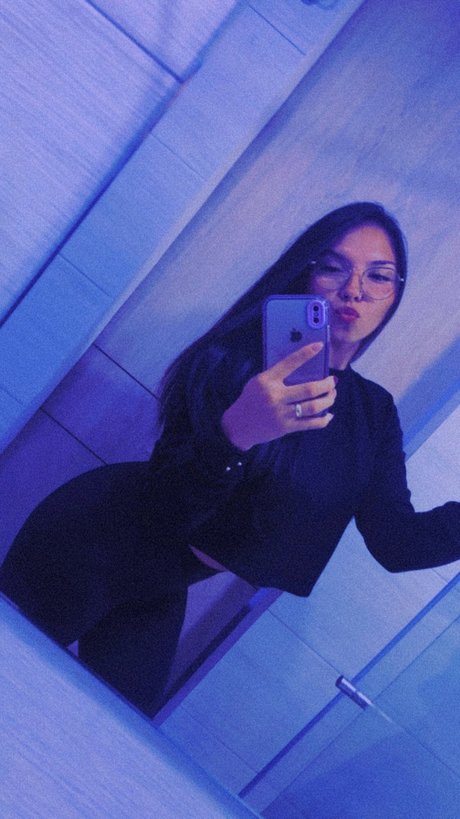 Naakte gelekte OnlyFans-foto van Nani