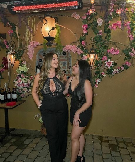 Naakte gelekte OnlyFans-foto van Adiel Grech