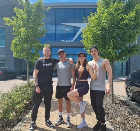 Naakte gelekte OnlyFans-foto van Loserfruit