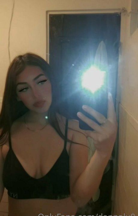 Naakte gelekte OnlyFans-foto van Anna Castillo