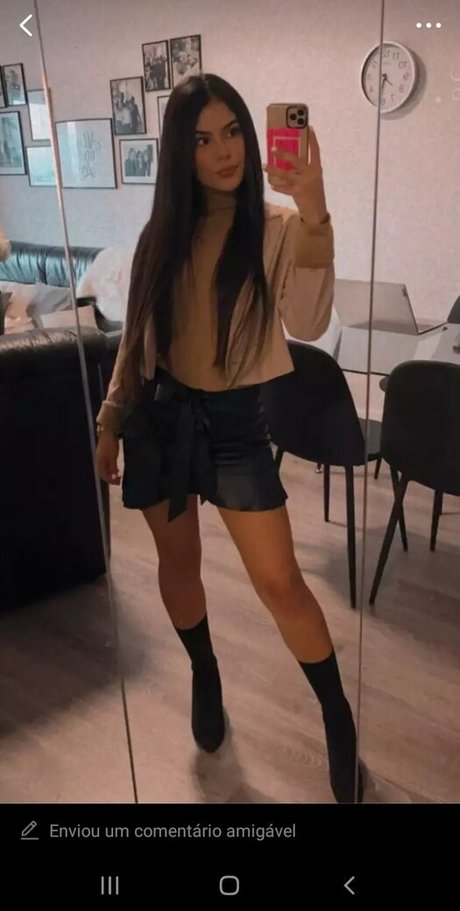 Naakte gelekte OnlyFans-foto van Antobella