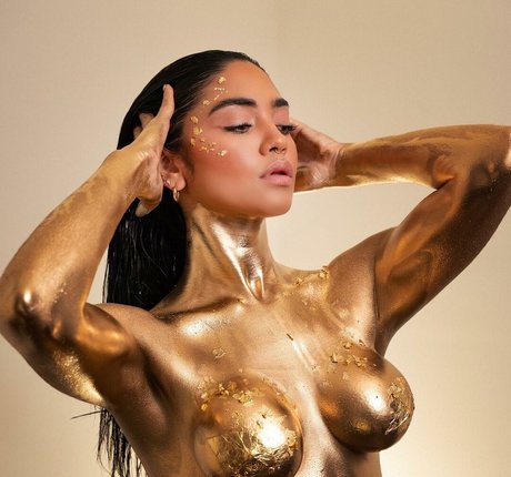 Naakte gelekte OnlyFans-foto van Arianny Negron