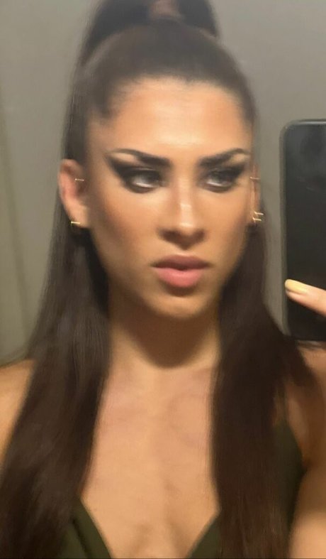 Naakte gelekte OnlyFans-foto van Gina Llebaria