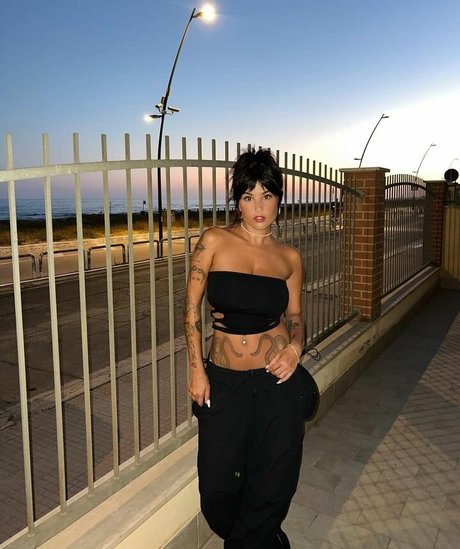 Naakte gelekte OnlyFans-foto van Giorgia Soleri