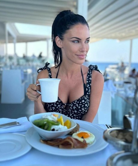 Naakte gelekte OnlyFans-foto van Jessica Lowndes