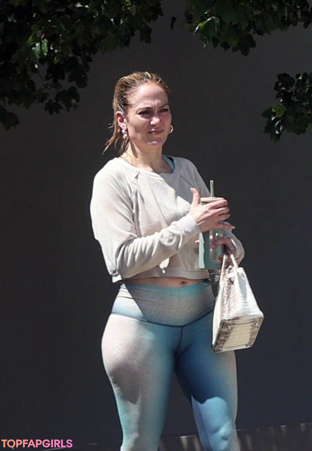Naakte gelekte OnlyFans-foto van Jennifer Lopez #1135