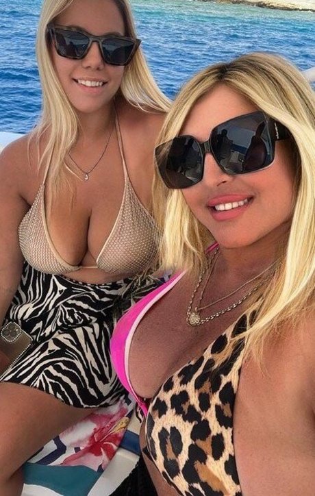 Naakte gelekte OnlyFans-foto van Flaviana Basta