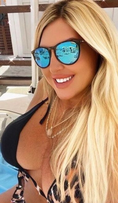 Naakte gelekte OnlyFans-foto van Flaviana Basta
