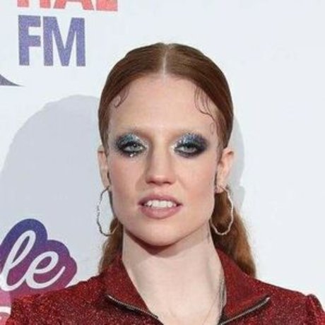Naakte gelekte OnlyFans-foto van Jess Glynne