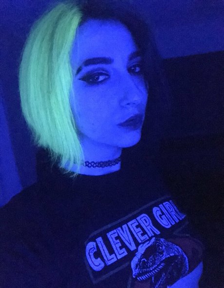Naakte gelekte OnlyFans-foto van Deviouslilwolf
