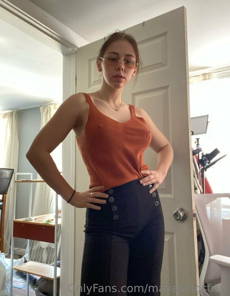 Naakte gelekte OnlyFans-foto van Mayaruefree