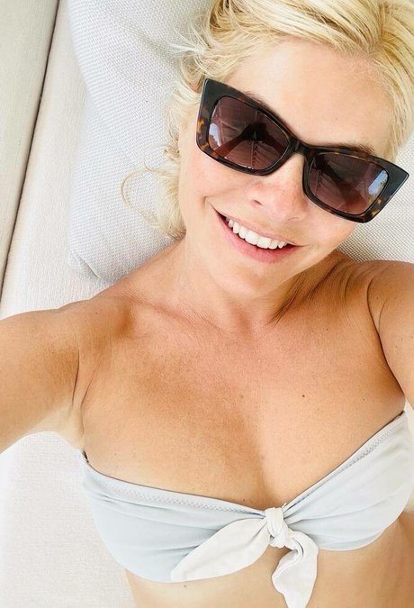 Naakte gelekte OnlyFans-foto van Holly Willoughby