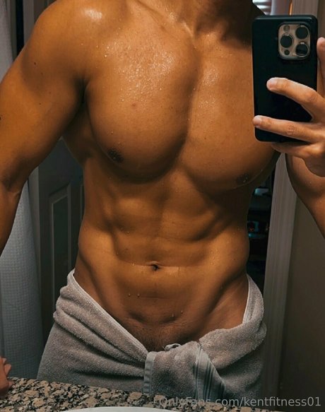 Naakte gelekte OnlyFans-foto van Kentfitness01