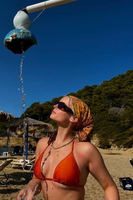Naakte gelekte OnlyFans-foto van Amelia Eve Gibson