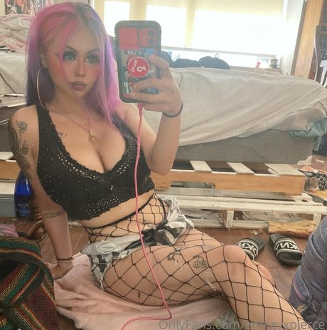 Naakte gelekte OnlyFans-foto van Ameenajadexoxo