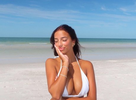 Naakte gelekte OnlyFans-foto van Adriana Kolanovic