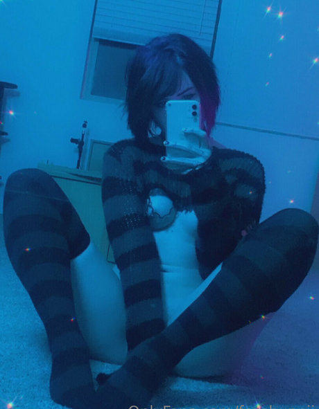 Naakte gelekte OnlyFans-foto van Freebunnii