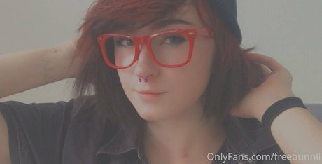 Naakte gelekte OnlyFans-foto van Freebunnii