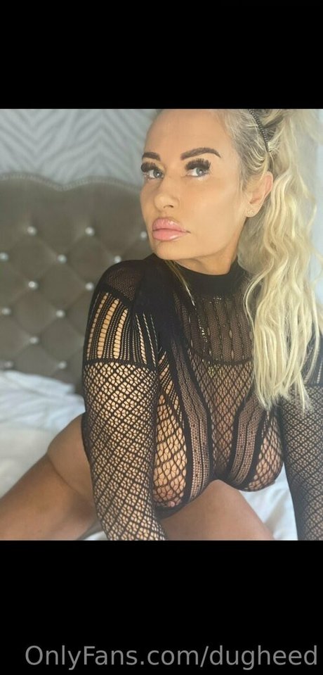 Naakte gelekte OnlyFans-foto van Dugheed